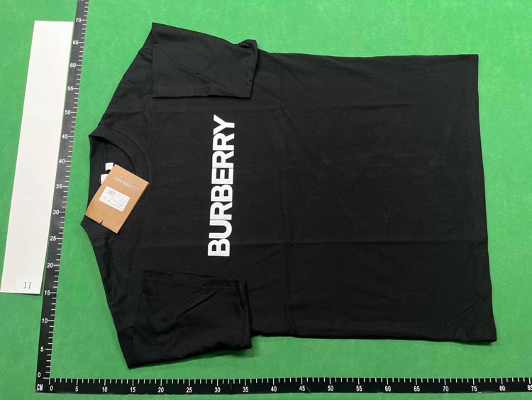Zdjęcie QC 2 z 4 — Burberry Graphic Print T-Shirts [37 styles]