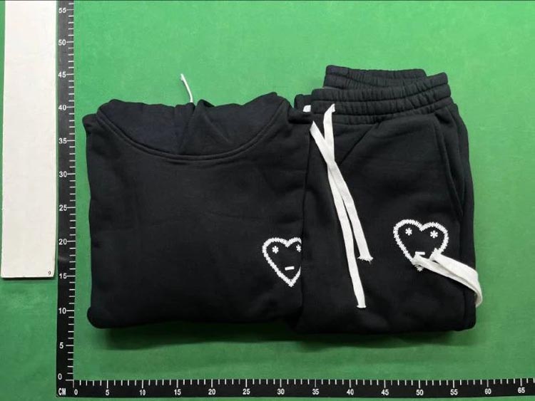 Zdjęcie QC 3 z 4 — Carsicko Heart Embroidery Hoodie & Jogger Set [12 styles]