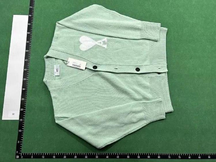 Zdjęcie QC 4 z 4 — Ami Paris Ami de Coeur Cardigan [21 styles]