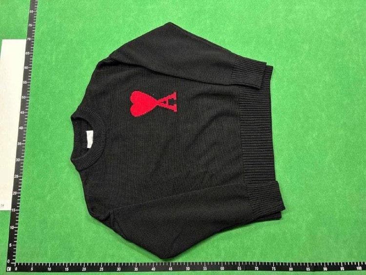 Zdjęcie QC 2 z 4 — Ami Paris Ami de Coeur Cardigan [21 styles]