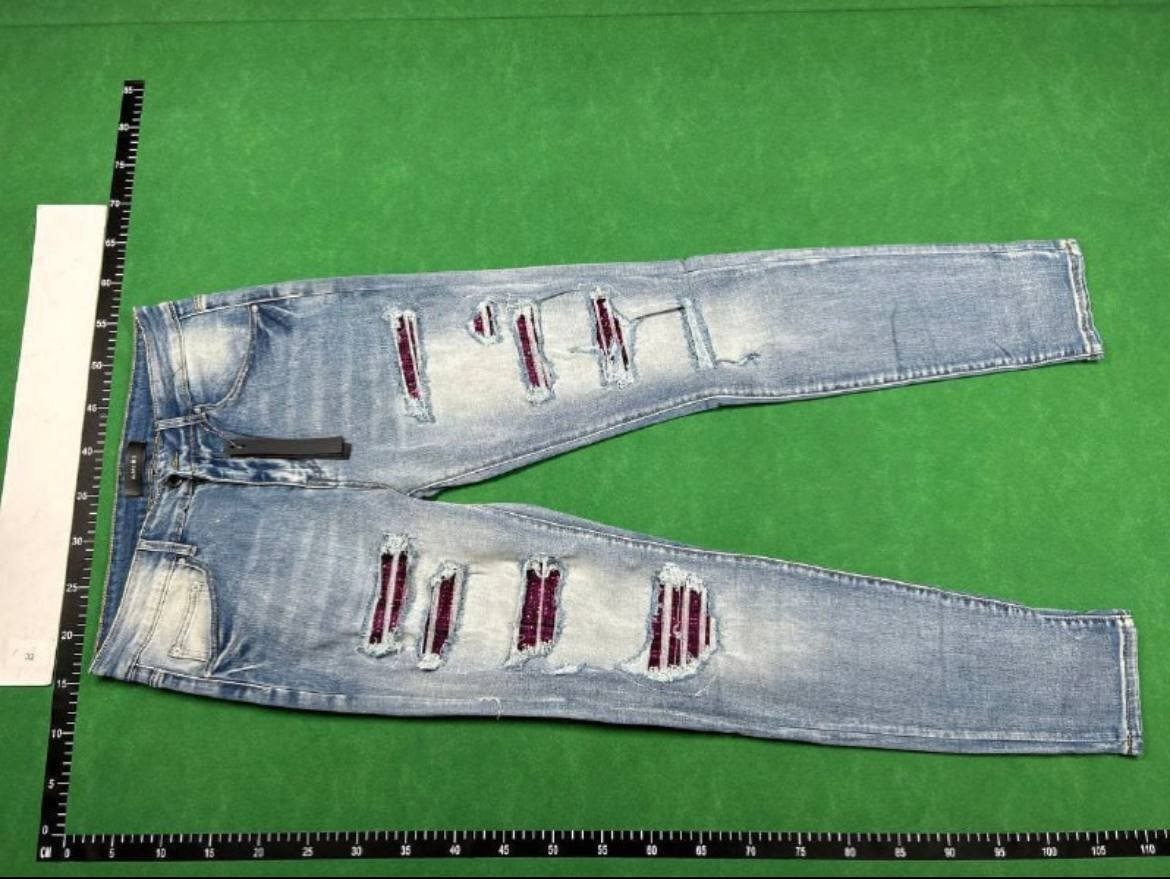Zdjęcie QC 1 z 1 — Distressed Denim Jeans