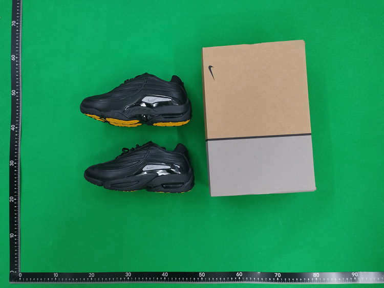 Zdjęcie QC 2 z 2 — Nike Air Max Scorpion Sneakers