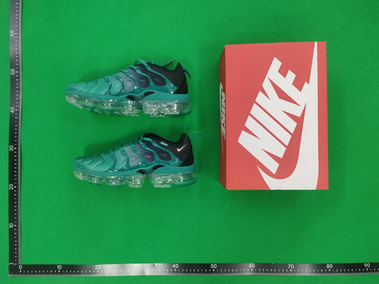 Zdjęcie QC 2 z 2 — Nike Air VaporMax Plus Sneakers