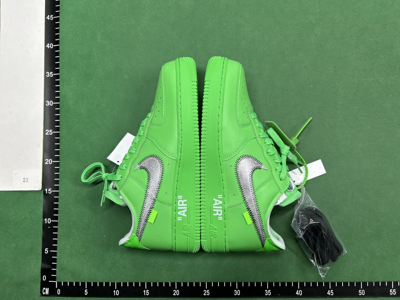 Zdjęcie QC 1 z 6 — Nike Air Force 1 Off-White Collaboration Sneakers