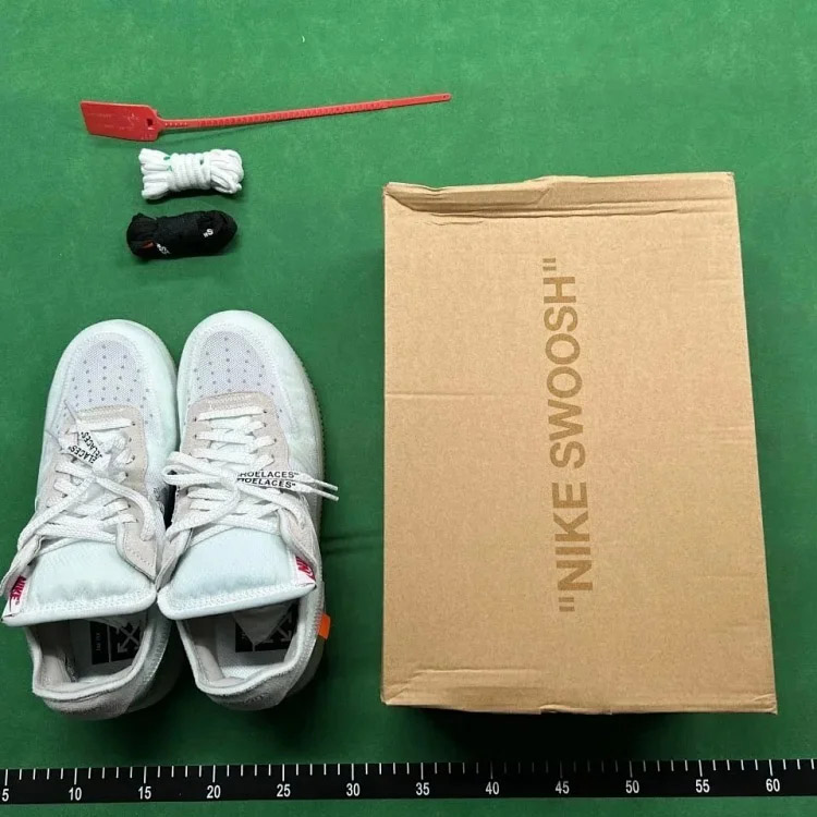 Zdjęcie QC 2 z 6 — Nike Air Force 1 Off-White Collaboration Sneakers