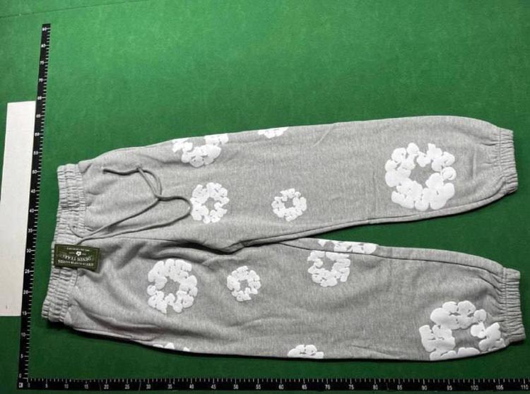 Zdjęcie QC 4 z 4 — Another Country Floral Print Hoodie and Jogger Set
