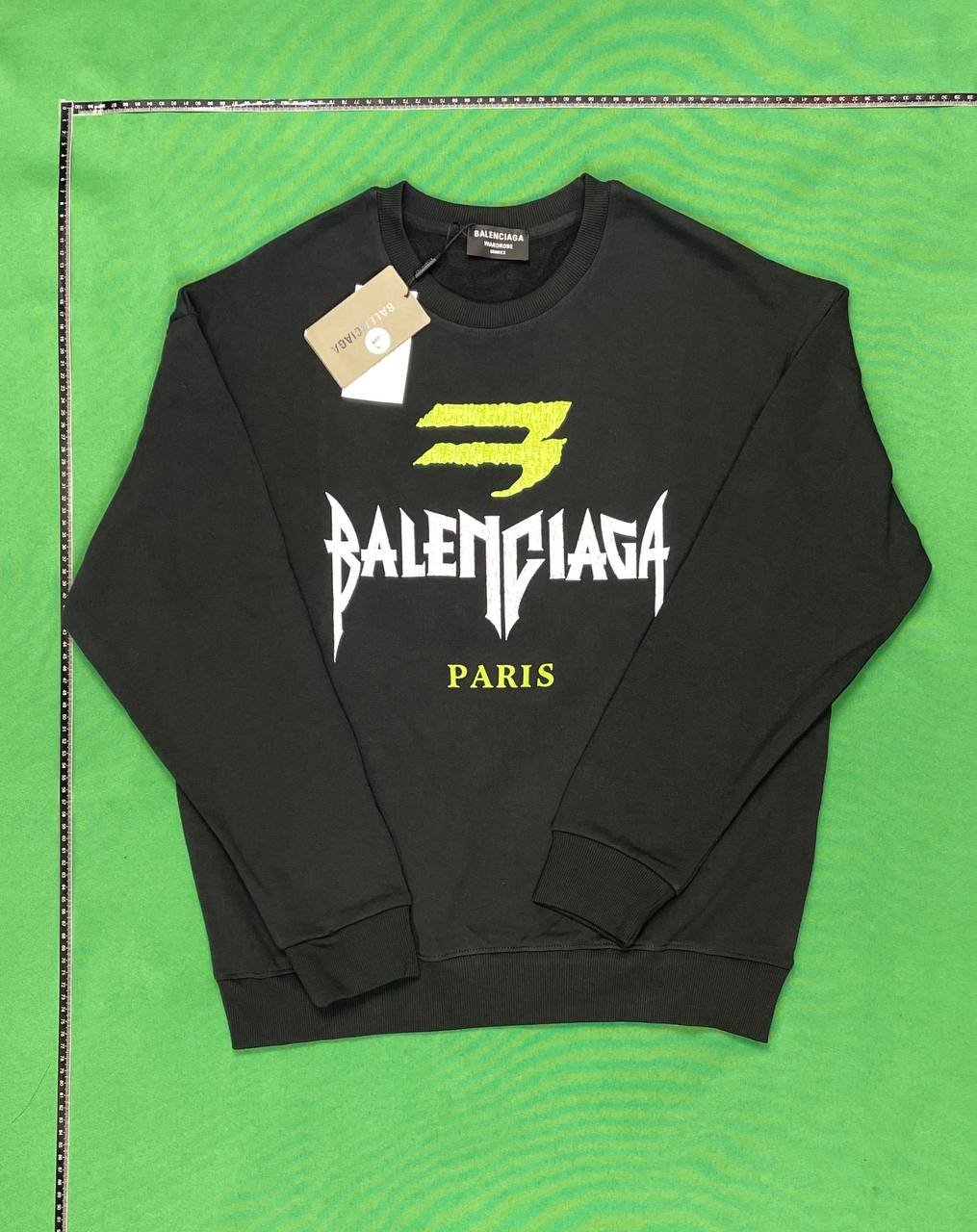 Zdjęcie QC 1 z 1 — Balenciaga Triple B Logo Graphic Sweatshirt [2 styles]