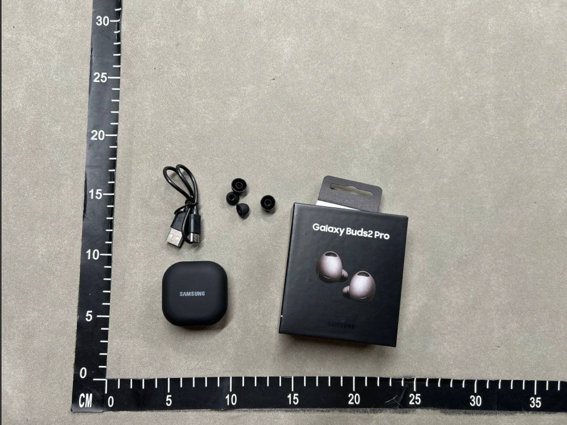 Zdjęcie QC 1 z 1 — Panda Pro Wireless Earbuds