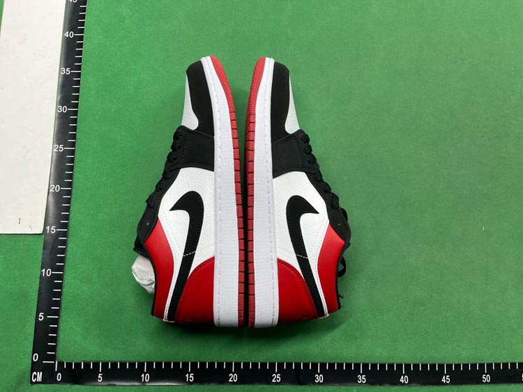 Zdjęcie QC 2 z 2 — Nike Air Jordan 1 Low Sneakers [21 styles]