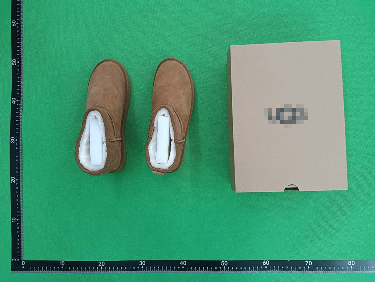 Zdjęcie QC 2 z 5 — UGG Classic Mini Platform Boots