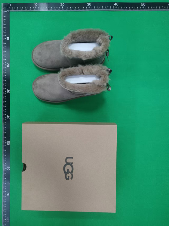 Zdjęcie QC 3 z 5 — UGG Classic Mini Platform Boots