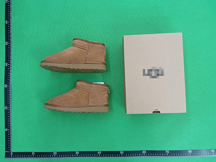 Zdjęcie QC 1 z 5 — UGG Classic Mini Platform Boots