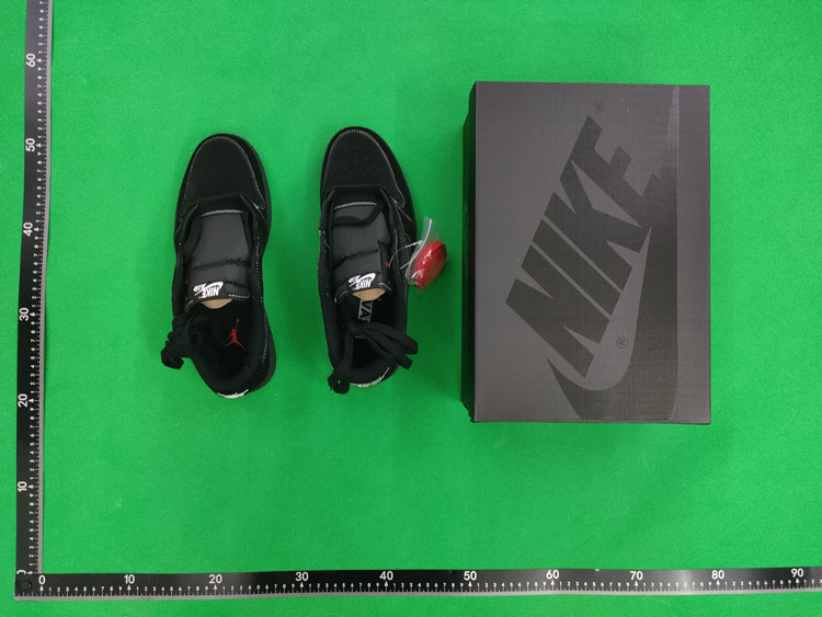 Zdjęcie QC 1 z 2 — Nike Air Jordan 1 Low Travis Scott x Nike Cactus Jack Sneakers [10 styles]