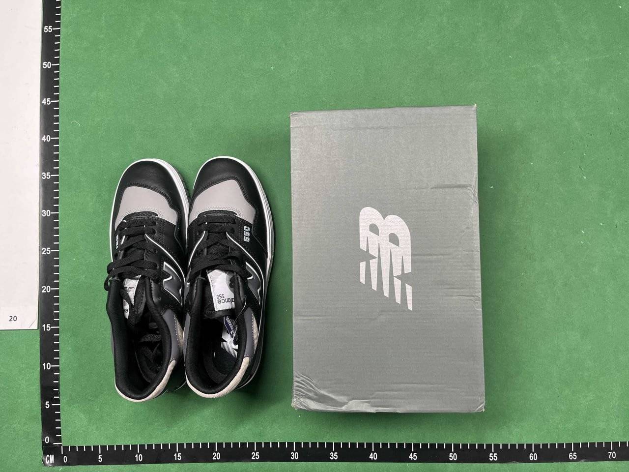 Zdjęcie QC 1 z 1 — New Balance 550 and MR530 Sneakers [27 styles]
