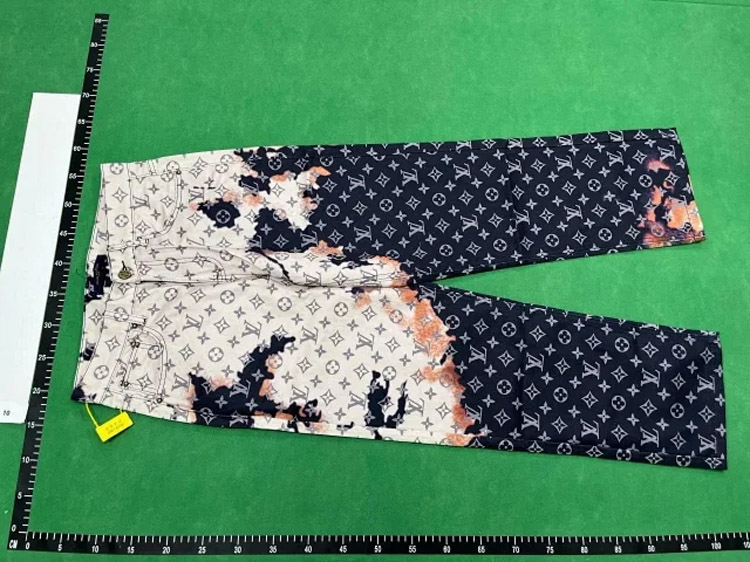 Zdjęcie QC 1 z 1 — Louis Vuitton Monogram Denim Jacket and Pants Sets