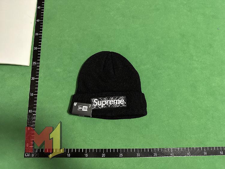 Zdjęcie QC 1 z 3 — Supreme x New Era Box Logo Beanie [8 styles]
