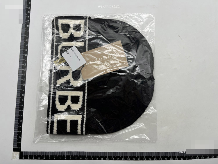 Zdjęcie QC 2 z 3 — Burberry Logo Knit Beanie [5 styles]
