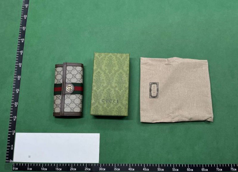 Zdjęcie QC 1 z 1 — Gucci GG Supreme Wallet [39 styles]