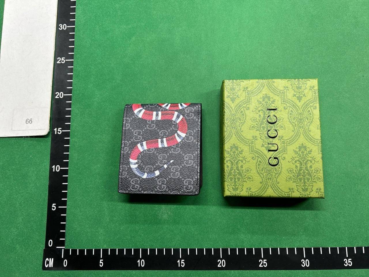 Zdjęcie QC 1 z 1 — Gucci GG Supreme Bifold Wallet [6 styles]