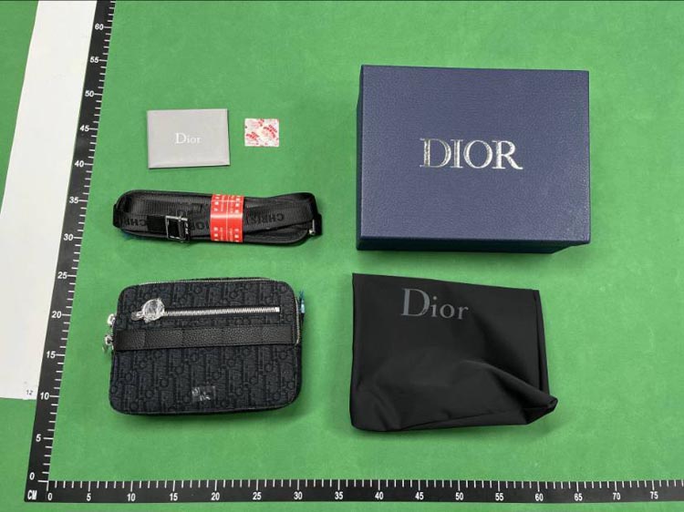 Zdjęcie QC 4 z 4 — Dior Oblique Saddle Bag / Messenger Bag / Crossbody Bag [40 styles]