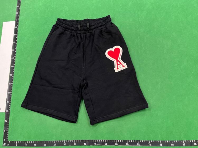 Zdjęcie QC 2 z 4 — Ami Paris Heart Logo Drawstring Shorts [32 styles]