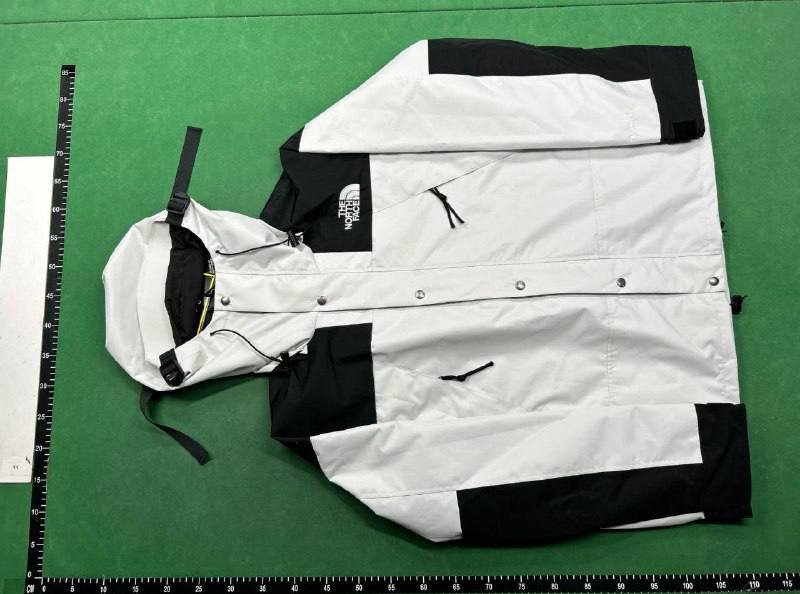 Zdjęcie QC 1 z 1 — The North Face Mountain Light Jacket [10 styles]
