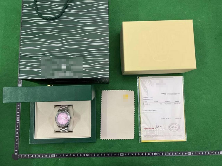 Zdjęcie QC 1 z 1 — Rolex Oyster Perpetual, GMT-Master II, Submariner, and Daytona Watches [39 styles]