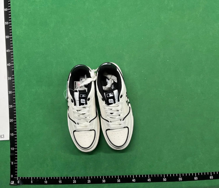 Zdjęcie QC 4 z 4 — MLB New York Yankees B22 Sneakers [34 styles]