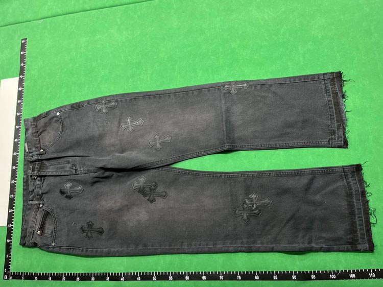 Zdjęcie QC 1 z 4 — Chrome Hearts Cross-Embroidered Straight-Leg Jeans [20 styles]