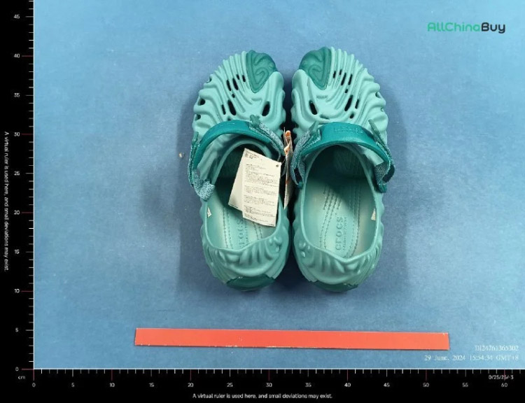 Zdjęcie QC 3 z 3 — Crocs Classic Clog [11 styles]