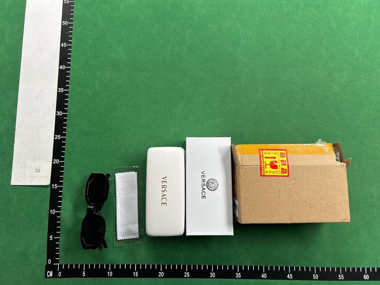 Zdjęcie QC 3 z 3 — Versace Medusa Icon Sunglasses [30 styles]