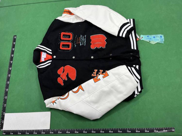 Zdjęcie QC 4 z 4 — Off-White Varsity Jacket [29 styles]