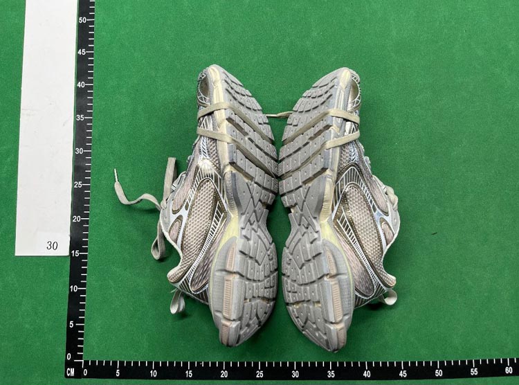 Zdjęcie QC 3 z 4 — Maison Margiela MM6 Split-Toe Sneakers [34 styles]