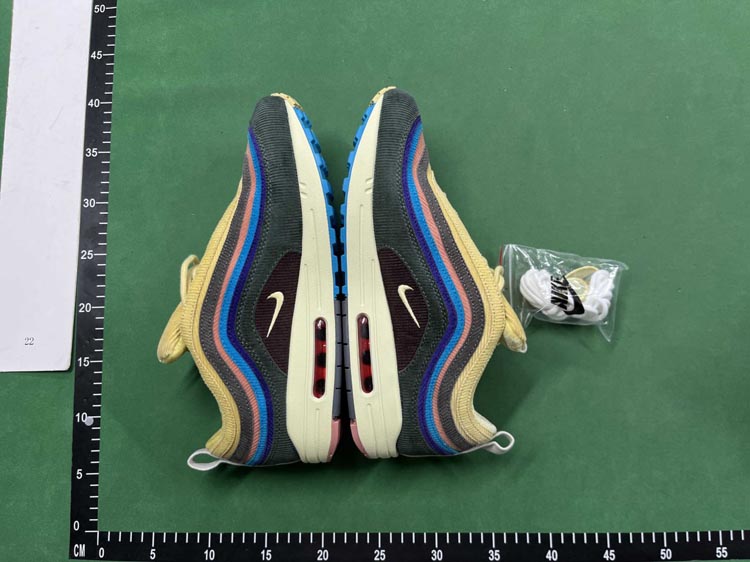 Zdjęcie QC 4 z 4 — Nike Air Max 97 Sneakers [8 styles]