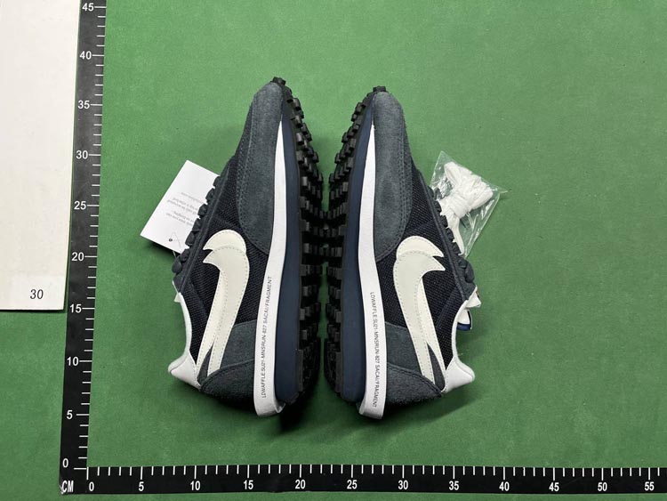 Zdjęcie QC 4 z 4 — Nike x Sacai VaporWaffle Sneakers [20 styles]