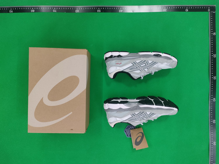 Zdjęcie QC 2 z 2 — ASICS Gel-Kayano 14 Sneakers [10 styles]