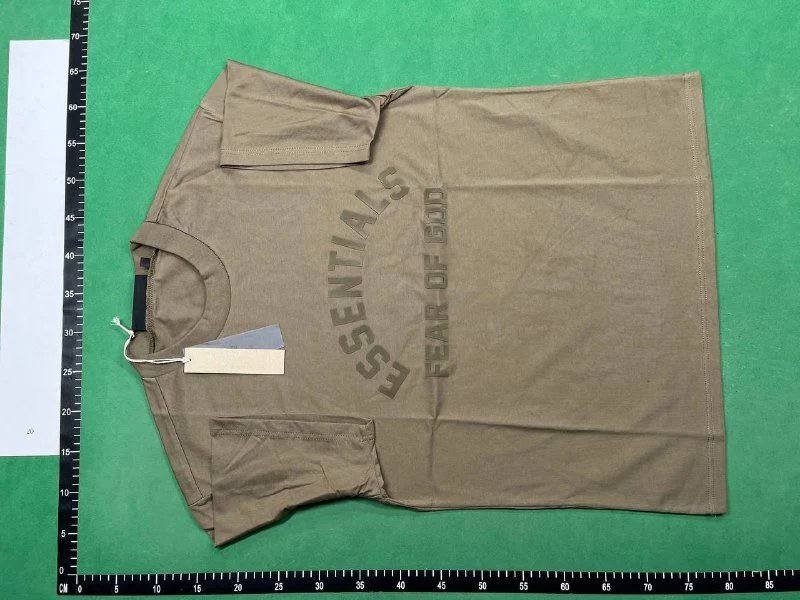 Zdjęcie QC 1 z 1 — Fear of God Essentials T-Shirt [29 styles]