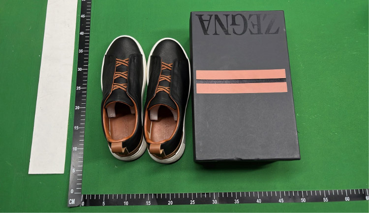 Zdjęcie QC 8 z 8 — Prada Cleated Slip-On Sneakers [20 styles]