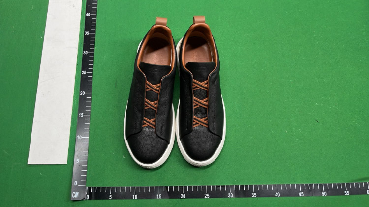Zdjęcie QC 3 z 8 — Prada Cleated Slip-On Sneakers [20 styles]