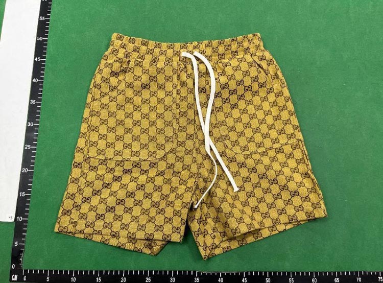Zdjęcie QC 2 z 3 — Gucci GG Supreme Shorts [26 styles]