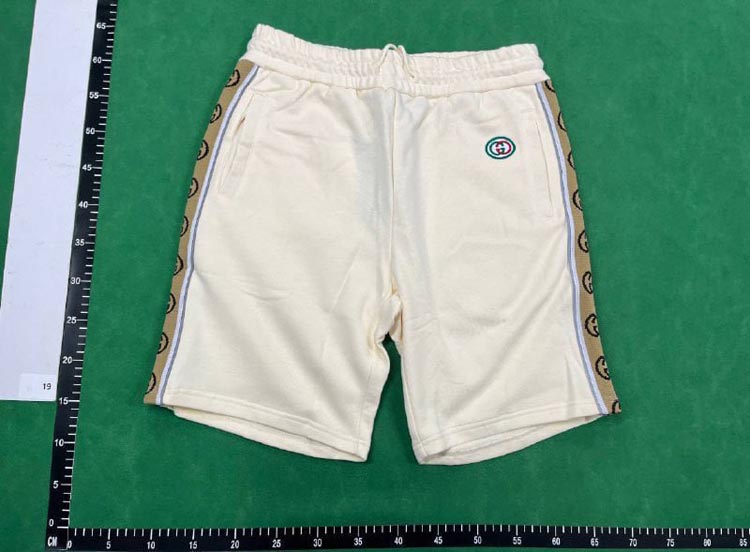 Zdjęcie QC 1 z 3 — Gucci GG Supreme Shorts [26 styles]