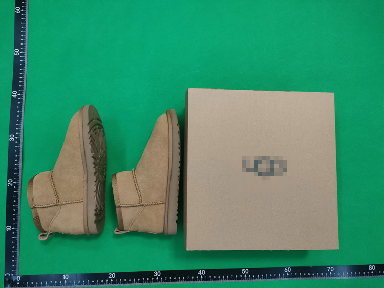 Zdjęcie QC 1 z 2 — UGG Classic Mini II Boots [31 styles]