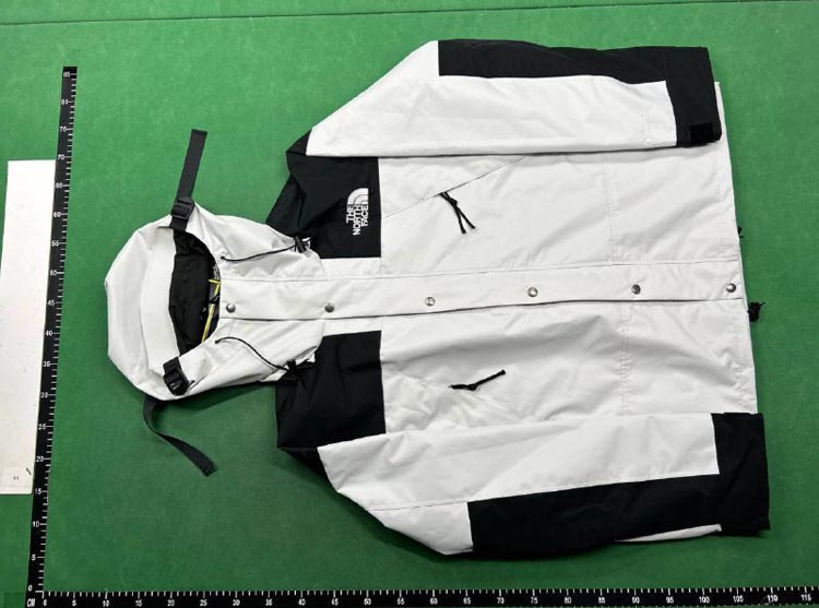 Zdjęcie QC 1 z 3 — The North Face Mountain Light Jacket [26 styles]