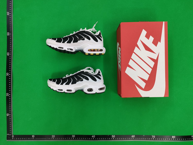 Zdjęcie QC 2 z 2 — Nike Air Max Plus Sneakers [37 styles]