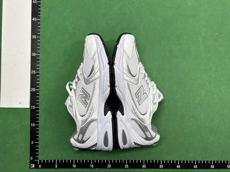 Zdjęcie QC 1 z 4 — New Balance 990v6 Sneakers [12 styles]