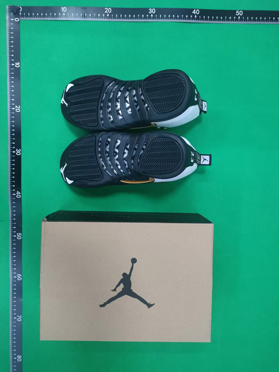 Zdjęcie QC 4 z 4 — Nike Air Jordan 12 Sneakers [19 styles]
