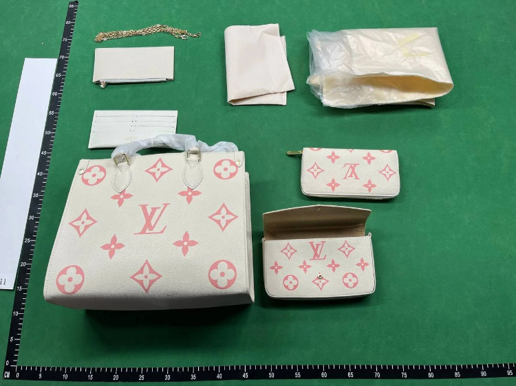Zdjęcie QC 1 z 1 — Louis Vuitton Monogram & LV Print Bags [40 styles]