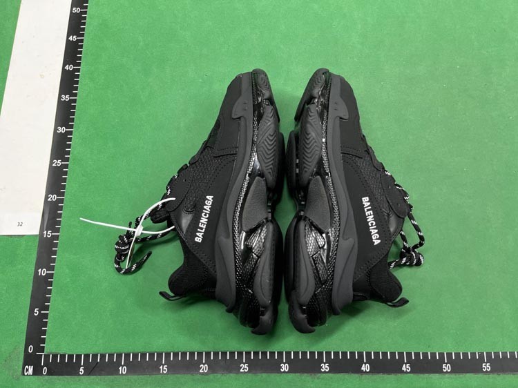 Zdjęcie QC 4 z 8 — Balenciaga Triple S Sneakers [12 styles]