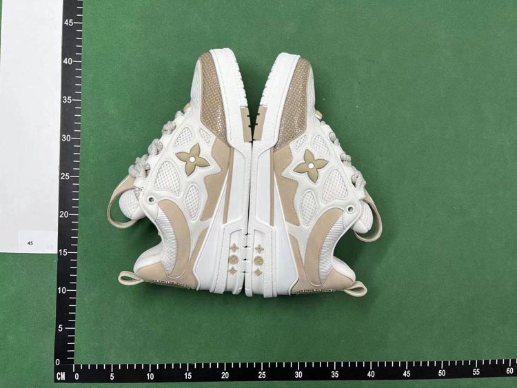 Zdjęcie QC 3 z 4 — Louis Vuitton Archlight Sneakers [20 styles]