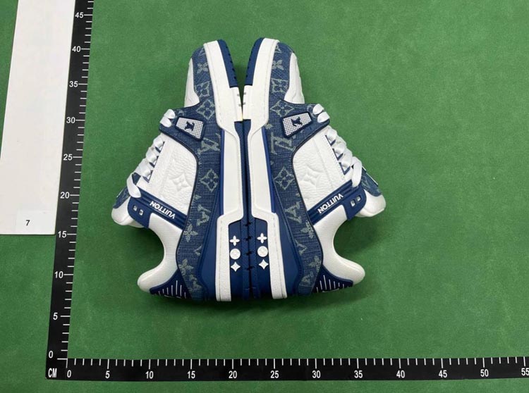 Zdjęcie QC 2 z 4 — Louis Vuitton Archlight Sneakers [20 styles]